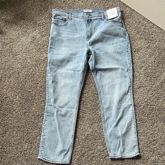 Abercrombie & Fitch Denim - NWT Abercrombie & Fitch Women’s Light Blue Jeans